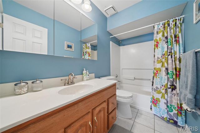 2514 Barrett Place Drive, Ballwin, MO 63021