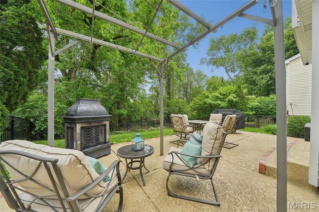 2514 Barrett Place Drive, Ballwin, MO 63021
