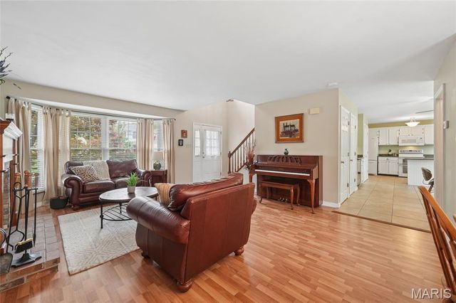 2514 Barrett Place Drive, Ballwin, MO 63021