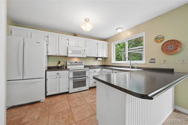 2514 Barrett Place Drive, Ballwin, MO 63021