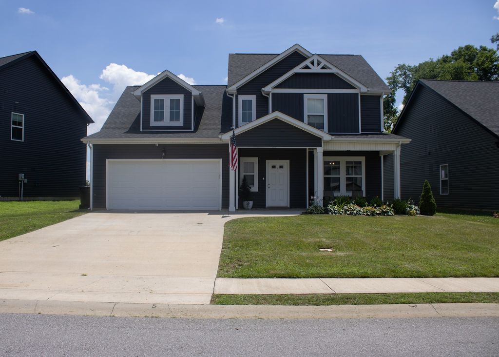 456 Kinslow Ct, Clarksville, TN 37040