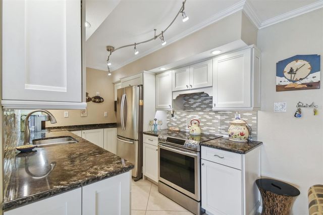 10355 PARADISE BOULEVARD 702, Treasure Island, FL 33706