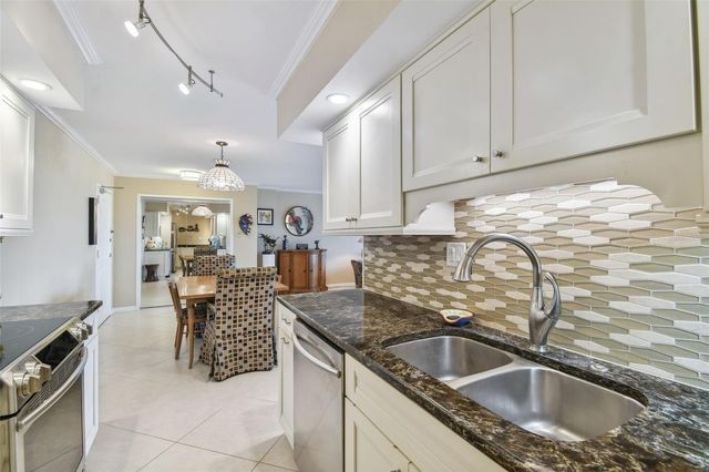 10355 PARADISE BOULEVARD 702, Treasure Island, FL 33706
