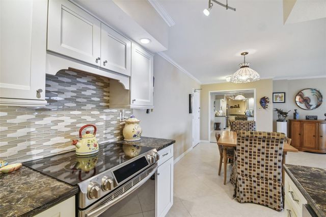 10355 PARADISE BOULEVARD 702, Treasure Island, FL 33706