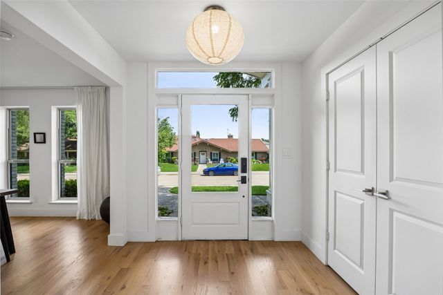 6214 Danbury Lane, Dallas, TX 75214