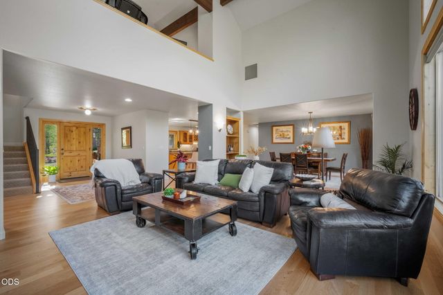 60780 Currant Way, Bend, OR 97702