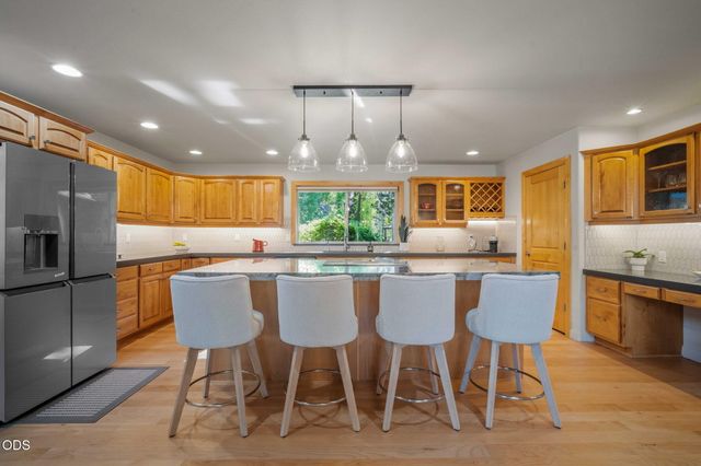60780 Currant Way, Bend, OR 97702