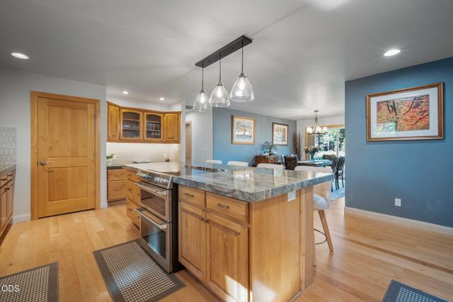 60780 Currant Way, Bend, OR 97702