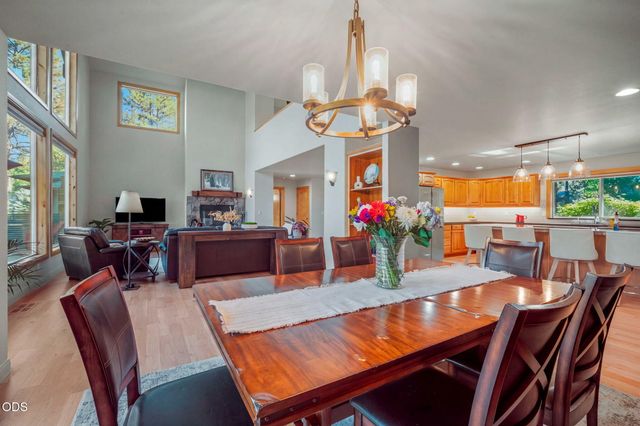 60780 Currant Way, Bend, OR 97702