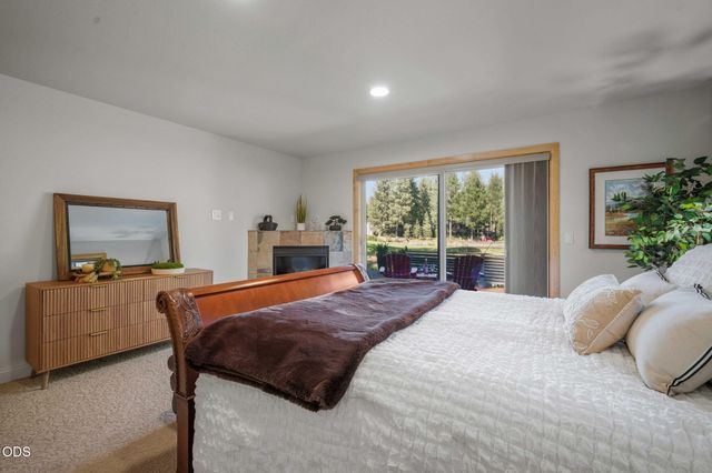 60780 Currant Way, Bend, OR 97702