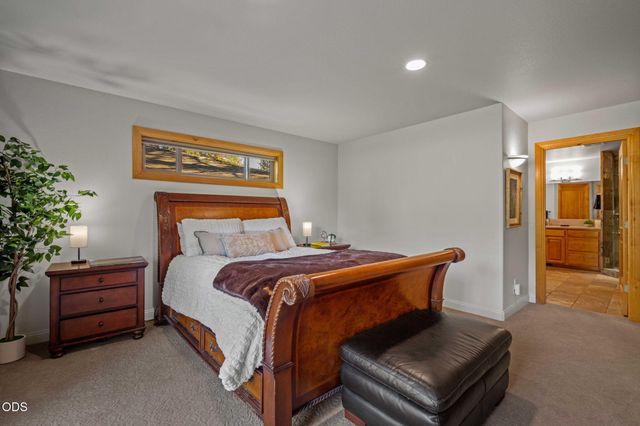 60780 Currant Way, Bend, OR 97702