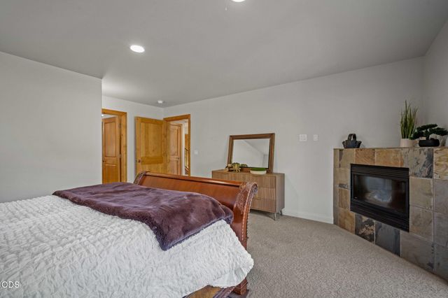 60780 Currant Way, Bend, OR 97702