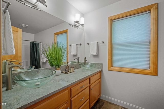 60780 Currant Way, Bend, OR 97702