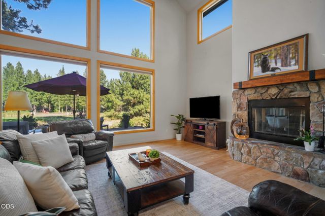 60780 Currant Way, Bend, OR 97702