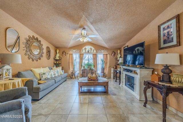 530 E 2nd Avenue, Sun Valley, NV 89433