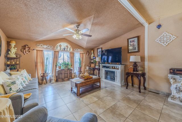 530 E 2nd Avenue, Sun Valley, NV 89433