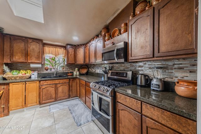 530 E 2nd Avenue, Sun Valley, NV 89433