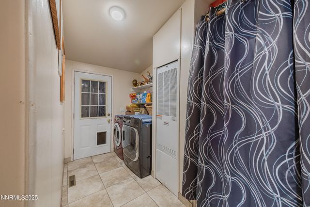 530 E 2nd Avenue, Sun Valley, NV 89433