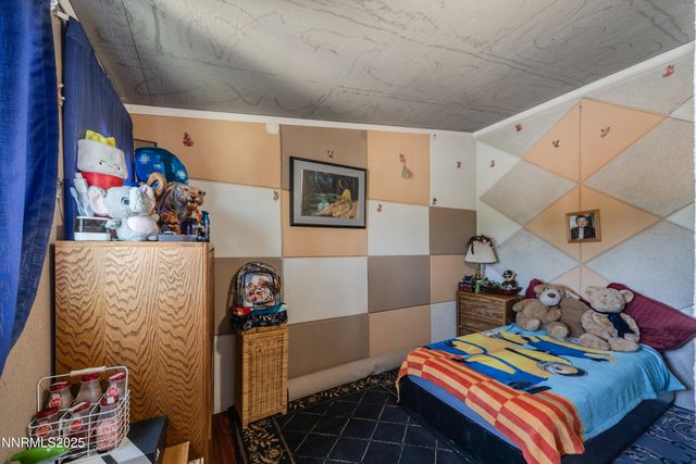 530 E 2nd Avenue, Sun Valley, NV 89433