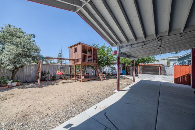 530 E 2nd Avenue, Sun Valley, NV 89433