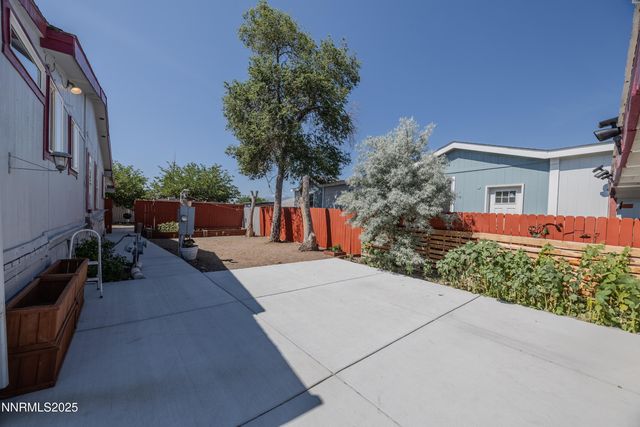530 E 2nd Avenue, Sun Valley, NV 89433