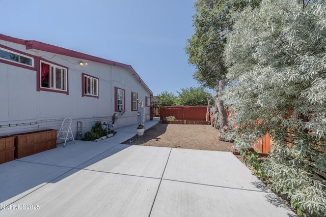 530 E 2nd Avenue, Sun Valley, NV 89433