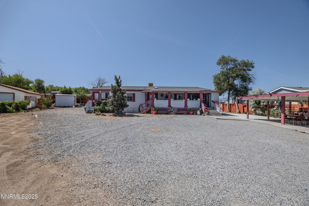 530 E 2nd Avenue, Sun Valley, NV 89433