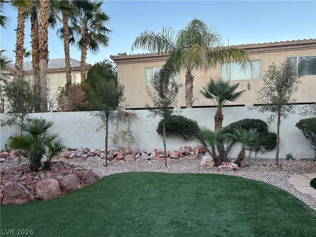 282 Cliff Valley Drive, Las Vegas, NV 89148