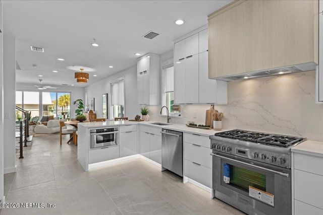 118 13TH Avenue S 101 B, Jacksonville Beach, FL 32250