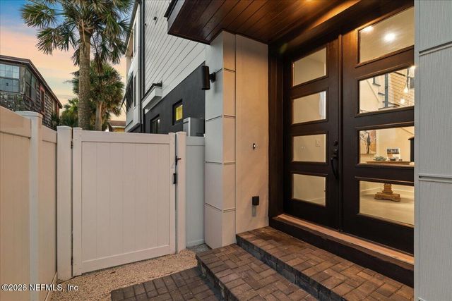 118 13TH Avenue S 101 B, Jacksonville Beach, FL 32250