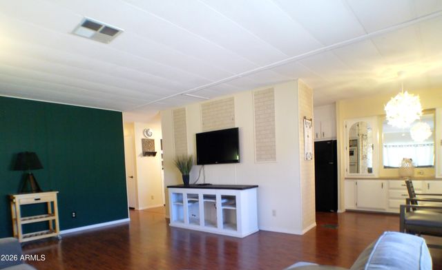 107 E DONNA Drive, Queen Valley, AZ 85118