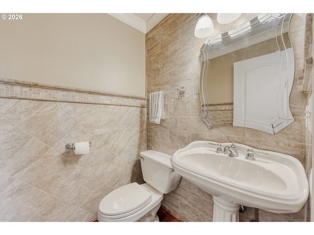 11075 Sw Cabot St, Beaverton, OR 97005