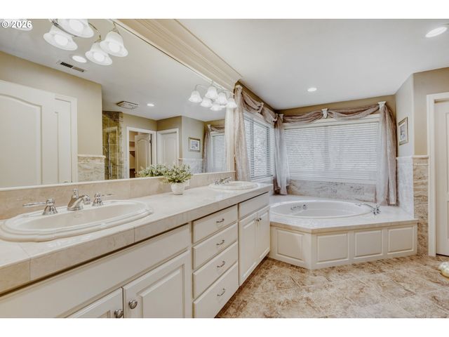 11075 Sw Cabot St, Beaverton, OR 97005