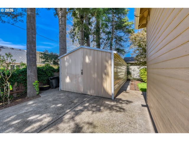 11075 Sw Cabot St, Beaverton, OR 97005