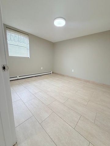 15 Pevwell Drive 1, Saugus, MA 01906