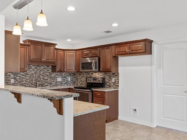 102 N. Bob White DR, Paige, TX 78659