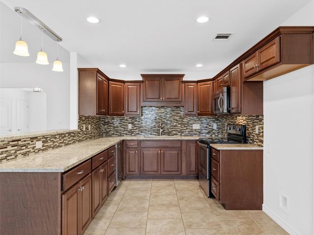 102 N. Bob White DR, Paige, TX 78659