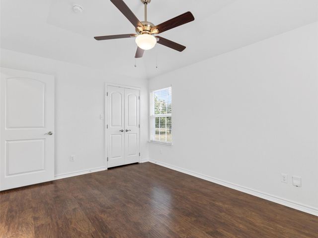 102 N. Bob White DR, Paige, TX 78659