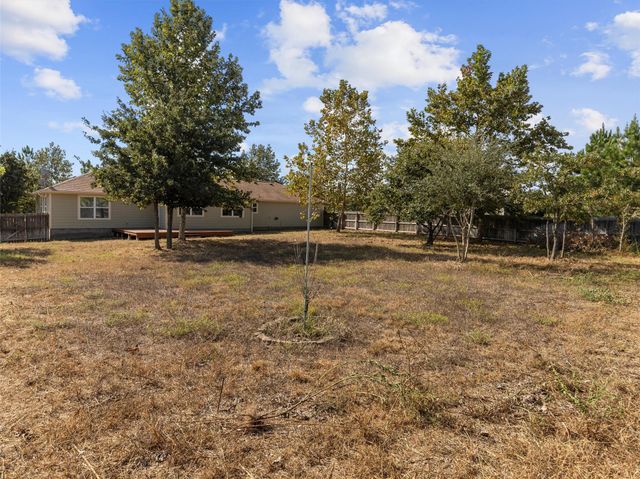 102 N. Bob White DR, Paige, TX 78659