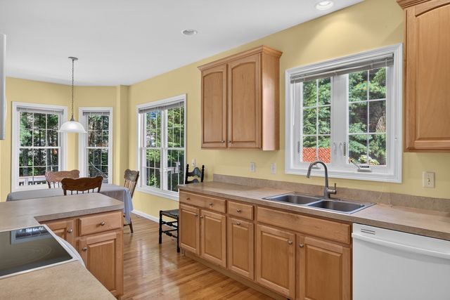 12 Maplewood, Plymouth, MA 02360