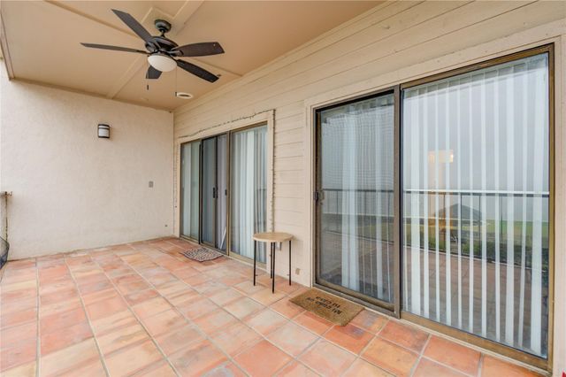 401 Lakeside Lane 106, Houston, TX 77058