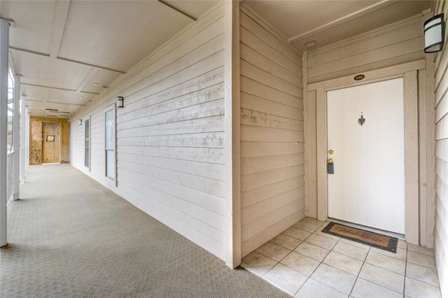 401 Lakeside Lane 106, Houston, TX 77058