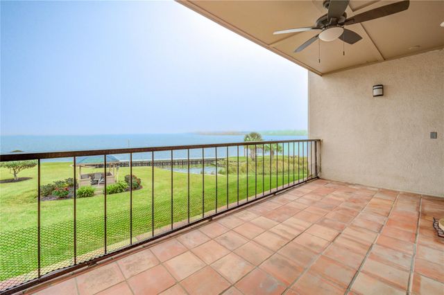 401 Lakeside Lane 106, Houston, TX 77058