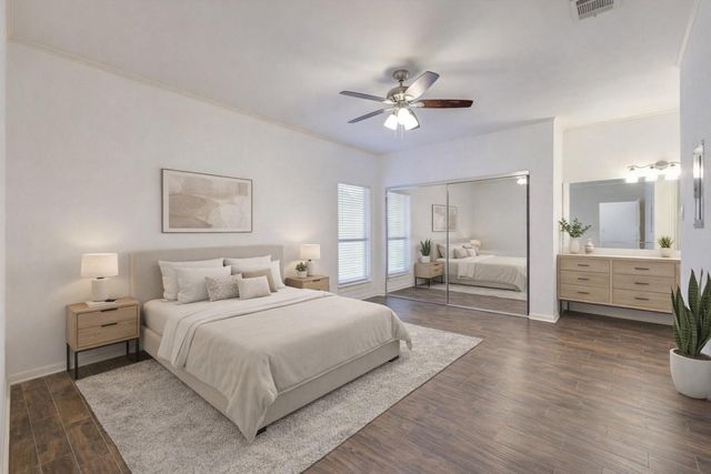 401 Lakeside Lane 106, Houston, TX 77058