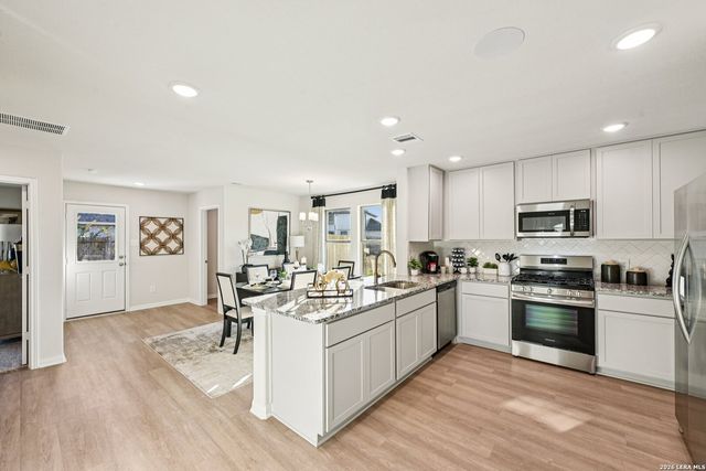 11307 Hollinger Circle, Converse, TX 78109