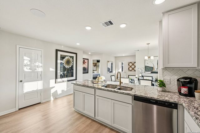 11307 Hollinger Circle, Converse, TX 78109