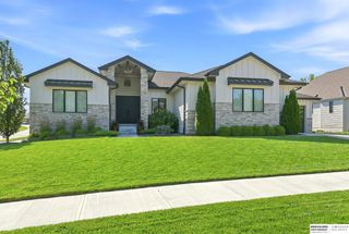 2005 S 208th Street, Elkhorn, NE 68022