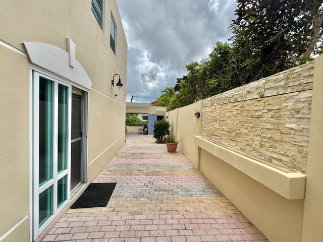 2 B-15, Gurabo, PR 00778