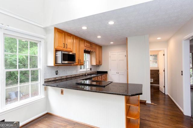 4817 Ridgewood Creek Drive, Acworth, GA 30102