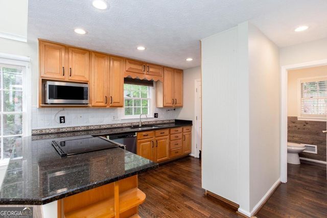 4817 Ridgewood Creek Drive, Acworth, GA 30102